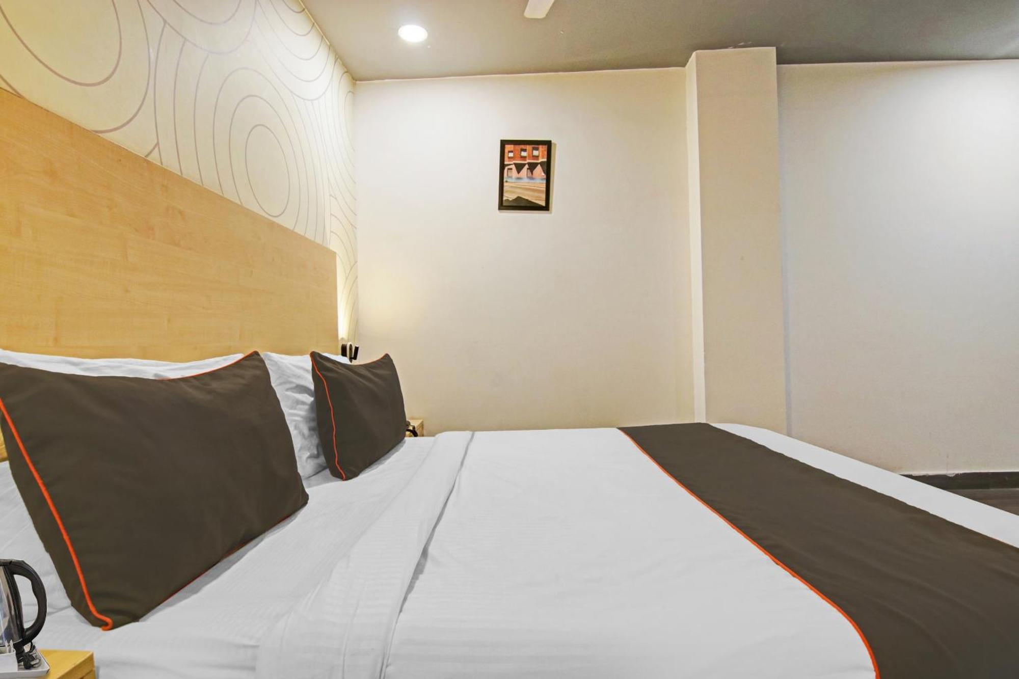 Collection O Slf Mall Sector 30 Hotel Faridabad Exterior photo