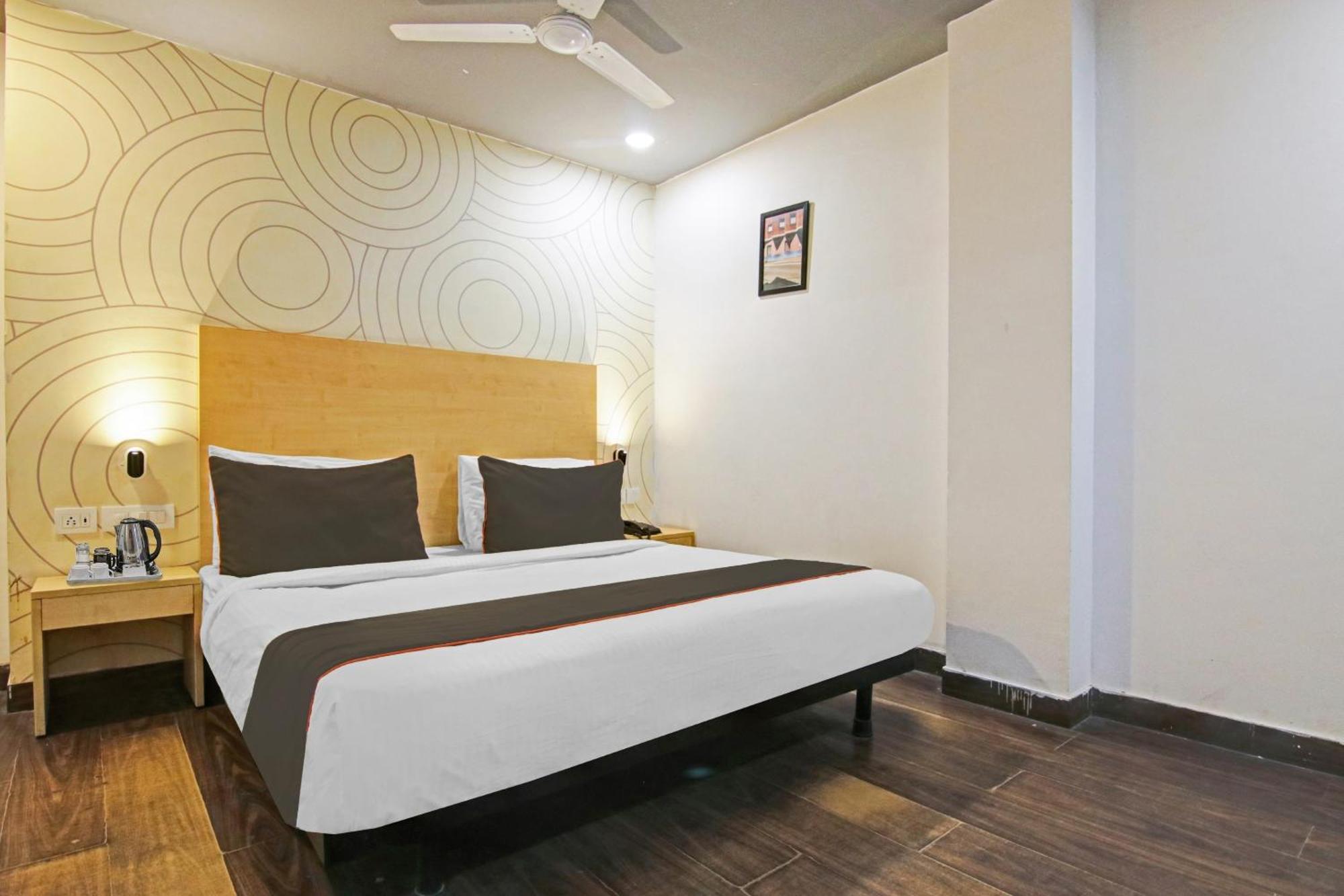 Collection O Slf Mall Sector 30 Hotel Faridabad Exterior photo