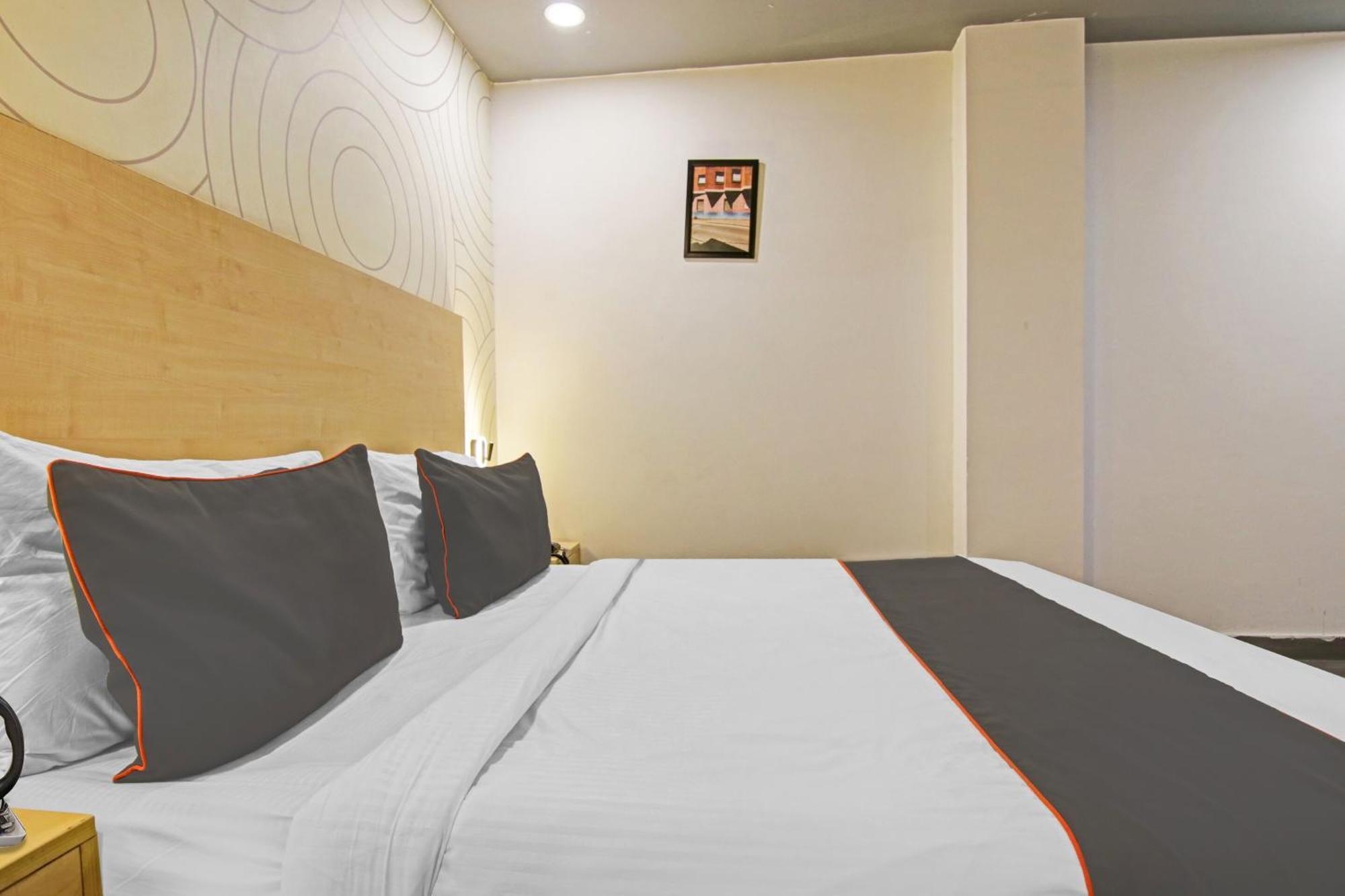 Collection O Slf Mall Sector 30 Hotel Faridabad Exterior photo